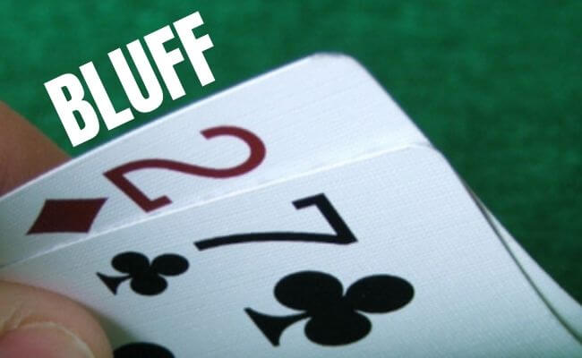 Cùng đi sâu khám phá bluff trong poker là gì?